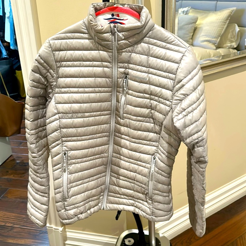 Patagonia silver lightweight puffer size small
